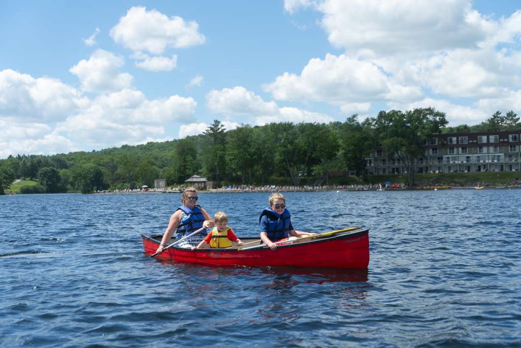 How To Stand Up In A Kayak The Simple Way [VIDEO]